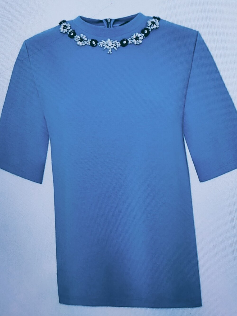 NWT $195 Exquise Anastasia Jewel Encrusted Neckline Blue TShirt Top Sz L